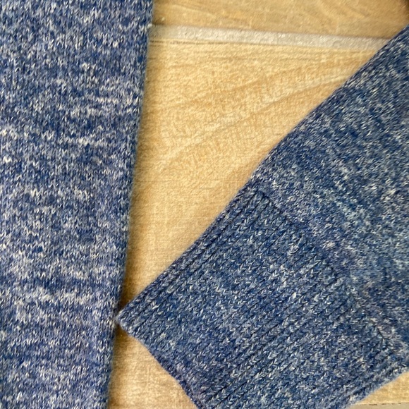 GAP NWT Men's Budding Vee Sweater Heather Blue - Picture 4 of 9